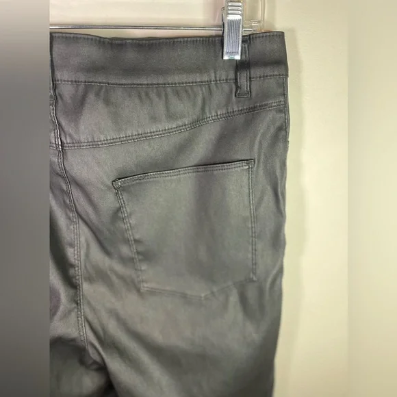 DENIM & CO. Black Denim 5 Pocket Pull-on Straight-Leg Jeggings Womens size 10 - Picture 9 of 12